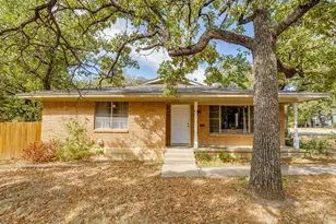 6200 Forest Hill Dr, Forest Hill, TX 76119 - Photo 4