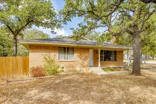 6200 Forest Hill Dr, Forest Hill, TX 76119 - Photo 2