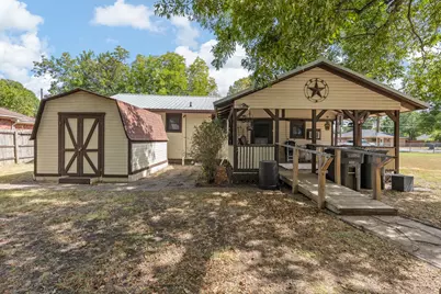 706 W Lone Star Avenue, Cleburne, TX 76033 - Photo 26