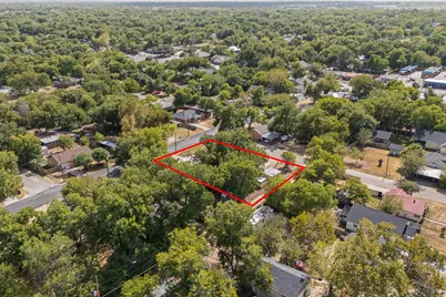 706 W Lone Star Avenue, Cleburne, TX 76033 - Photo 32
