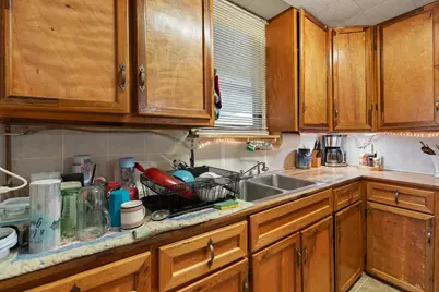 706 W Lone Star Avenue, Cleburne, TX 76033 - Photo 10