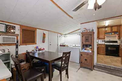 706 W Lone Star Avenue, Cleburne, TX 76033 - Photo 14