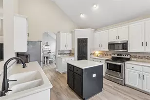 7914 Kings Ct, Rowlett, TX 75089 - Photo 10