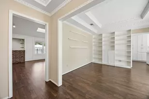 900 Rosewood Ct, Euless, TX 76039 - Photo 2