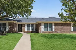 900 Rosewood Ct, Euless, TX 76039 - Photo 1