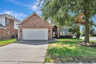 6369 Redeagle Creek Dr, Fort Worth, TX 76179 - Photo 2