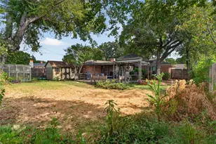 520 Circleview Dr N, Hurst, TX 76054 - Photo 34