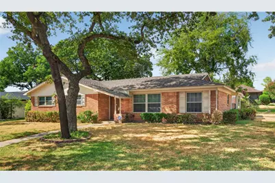 520 Circleview Drive N, Hurst, TX 76054 - Photo 1