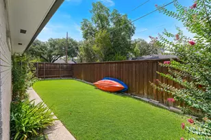 2677 Heatherwood Dr, Dallas, TX 75228 - Photo 32