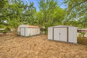 525 Vine St, Weatherford, TX 76086 - Photo 24