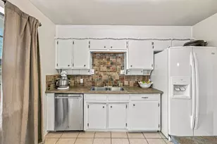 525 Vine St, Weatherford, TX 76086 - Photo 10