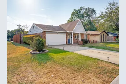 736 Melinda Drive, Mesquite, TX 75149 - Photo 2