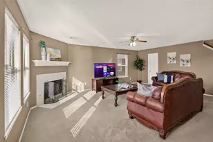 4721 Sleepy Ridge Cir, Fort Worth, TX 76133 - Photo 4