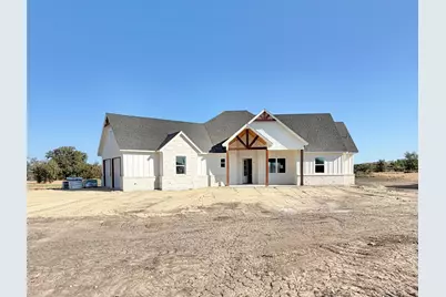 2009 Collin Street, Weatherford, TX 76085 - Photo 2