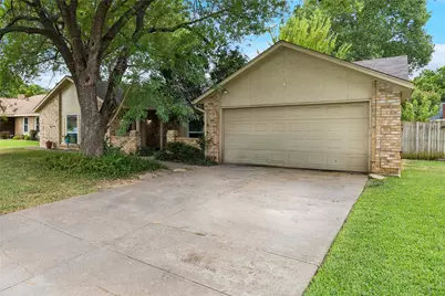 1016 Hazelwood Drive, Mansfield, TX 76063 - Photo 2