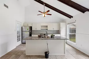 1016 Hazelwood Dr, Mansfield, TX 76063 - Photo 10