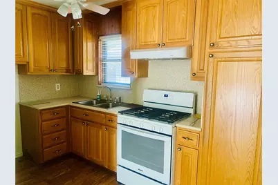 901 Church Street, Sanger, TX 76266 - Photo 6