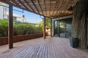 8546 Glencrest Ln, Dallas, TX 75209 - Photo 40