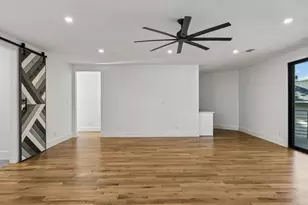 8546 Glencrest Ln, Dallas, TX 75209 - Photo 26