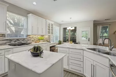 204 S Village Drive, McKinney, TX 75072 - Photo 10