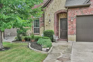 409 Middleton Dr, Roanoke, TX 76262 - Photo 2