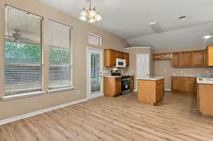 8116 Hulen Park Cir, Fort Worth, TX 76123 - Photo 12