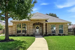 221 Brazil Dr, Hurst, TX 76054 - Photo 2