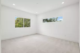 9816 Mixon Dr, Dallas, TX 75220 - Photo 30