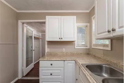5600 Hiett Court, Fort Worth, TX 76112 - Photo 14