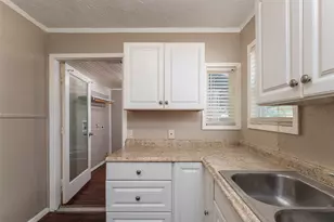 5600 Hiett Ct, Fort Worth, TX 76112 - Photo 14