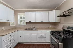 5600 Hiett Ct, Fort Worth, TX 76112 - Photo 12