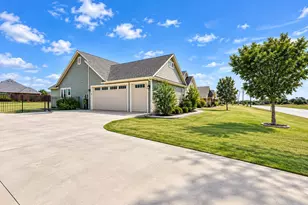 916 N Mesquite St, Muenster, TX 76252 - Photo 4
