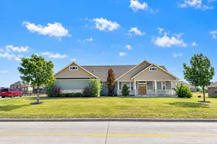 916 N Mesquite St, Muenster, TX 76252 - Photo 1