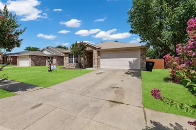 5132 Bedfordshire Drive, Fort Worth, TX 76135 - Photo 2