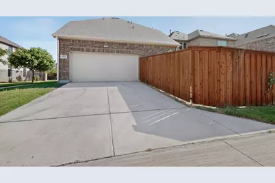 12779 Friar Street, Farmers Branch, TX 75234 - Photo 40