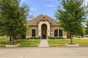 1612 Tyler St, Waxahachie, TX 75165 - Photo 1