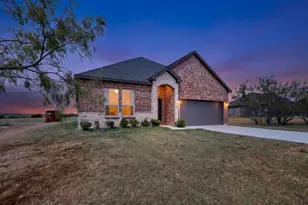 925 Genesis Rd, Rice, TX 75155 - Photo 1