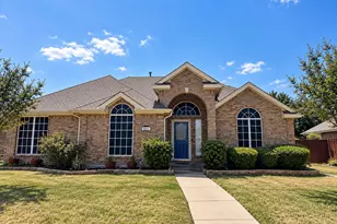 10201 Evergreen Dr, Rowlett, TX 75089 - Photo 2