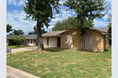 806 Phillips Drive, Ennis, TX 75119 - Photo 2