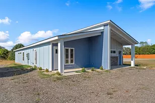 711 4th St, Eddy, TX 76524 - Photo 2