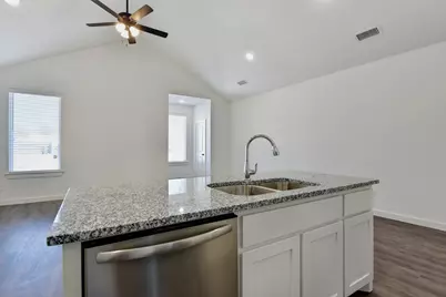 720 W Texas Street, Denison, TX 75021 - Photo 10