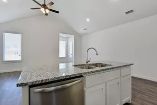720 W Texas St, Denison, TX 75021 - Photo 10