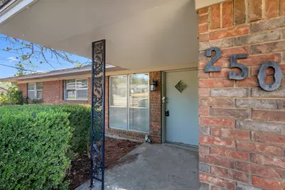 2500 W Elm Street, Denison, TX 75020 - Photo 2