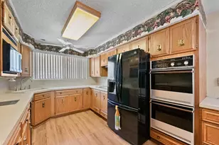 1924 Canterbury St, Irving, TX 75062 - Photo 14