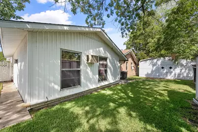 1924 Canterbury Street, Irving, TX 75062 - Photo 36