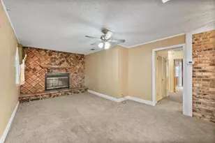 1924 Canterbury St, Irving, TX 75062 - Photo 10