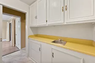 1924 Canterbury St, Irving, TX 75062 - Photo 34