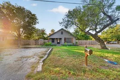 1090 Counts Street, Stephenville, TX 76401 - Photo 2
