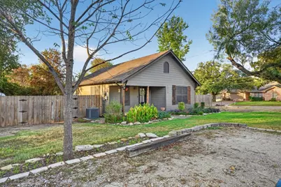 1090 Counts Street, Stephenville, TX 76401 - Photo 14