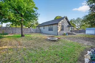 1090 Counts St, Stephenville, TX 76401 - Photo 16